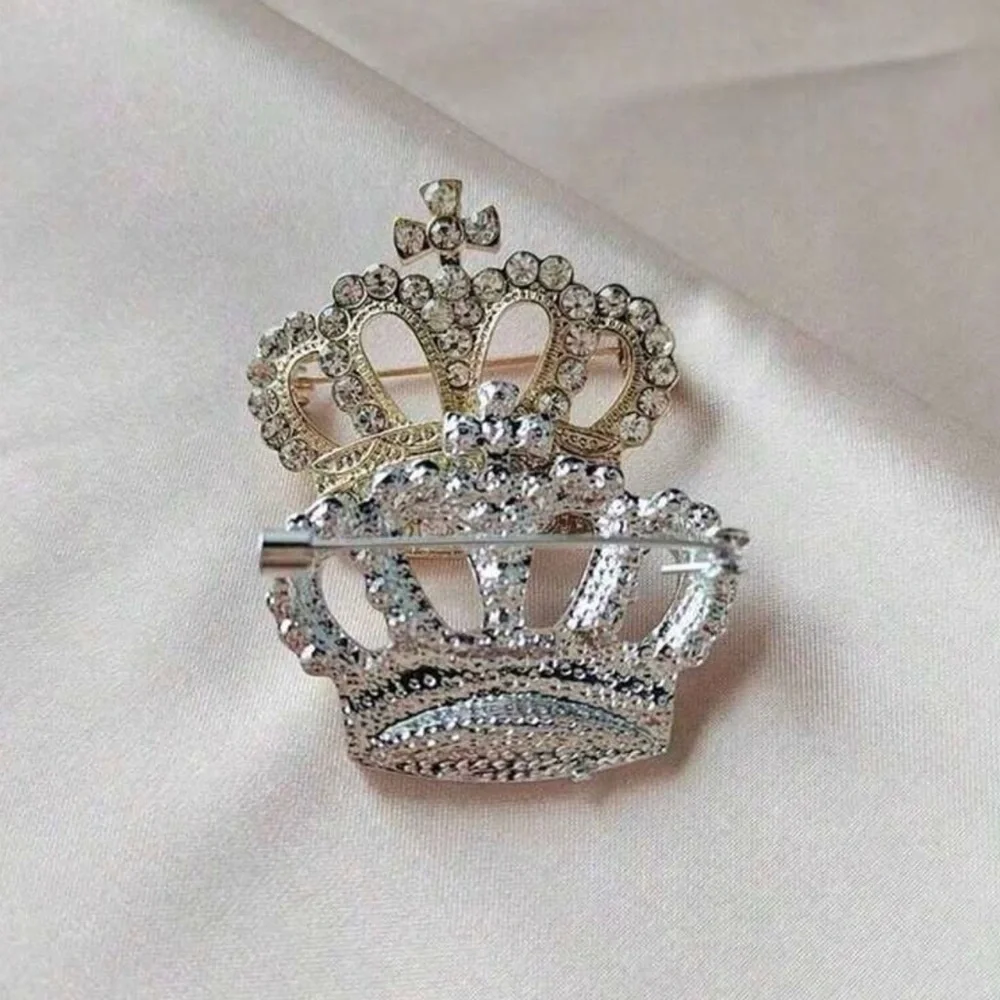 NWT Elegant Gold Crown Brooch with Crystals Unisex